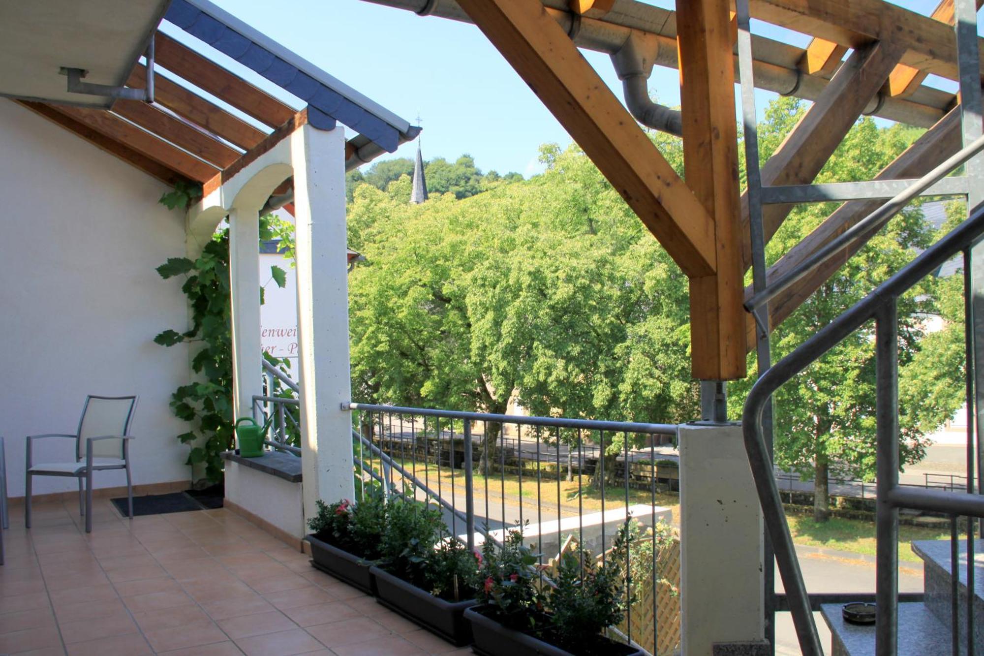 Ferienweingut & Gutsrestaurant Becker Apartment Burgen  Exterior foto