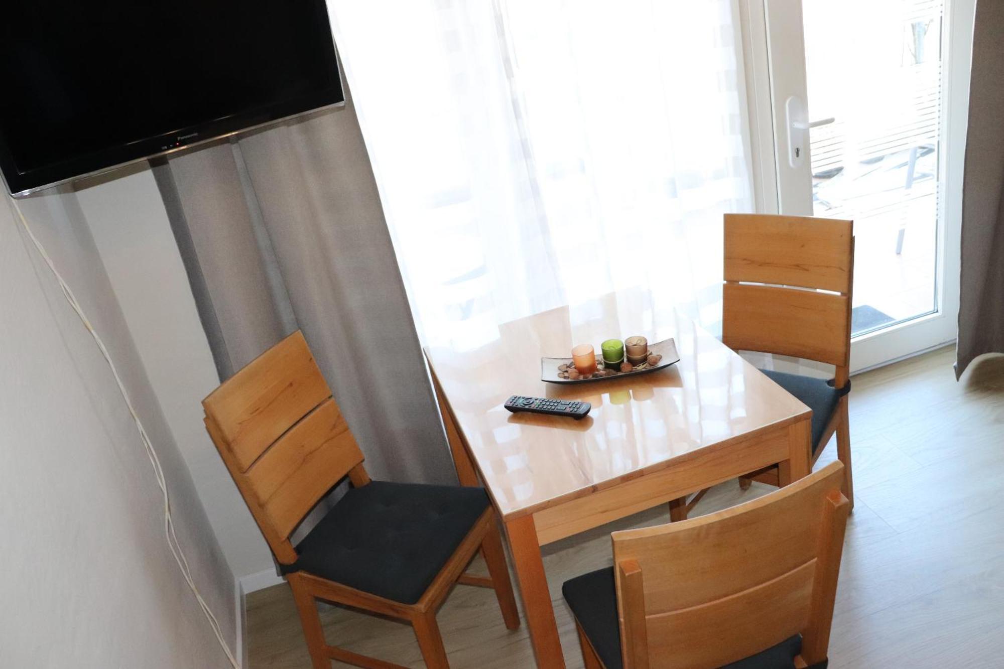 Ferienweingut & Gutsrestaurant Becker Apartment Burgen  Exterior foto